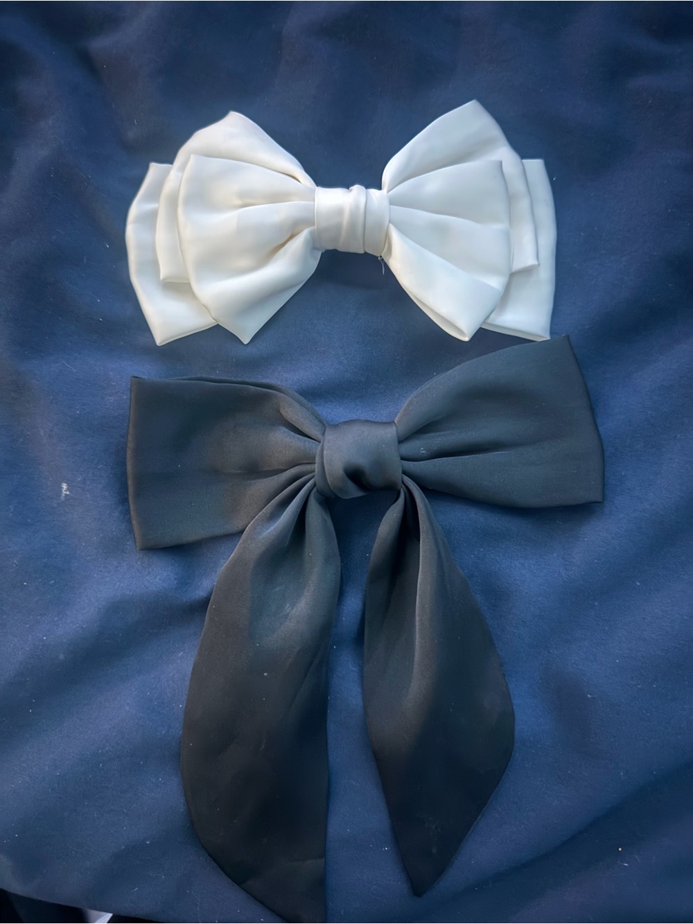 White and Black Kids Hair Bows – Pack of 2